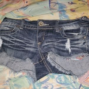 Almost Famous size 7 shorts